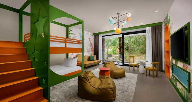 Temalı Deluxe Aile Odası Orman Manzaralı