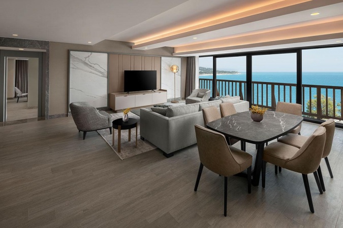 Eşsiz Deniz Manzaralı Queen Suite